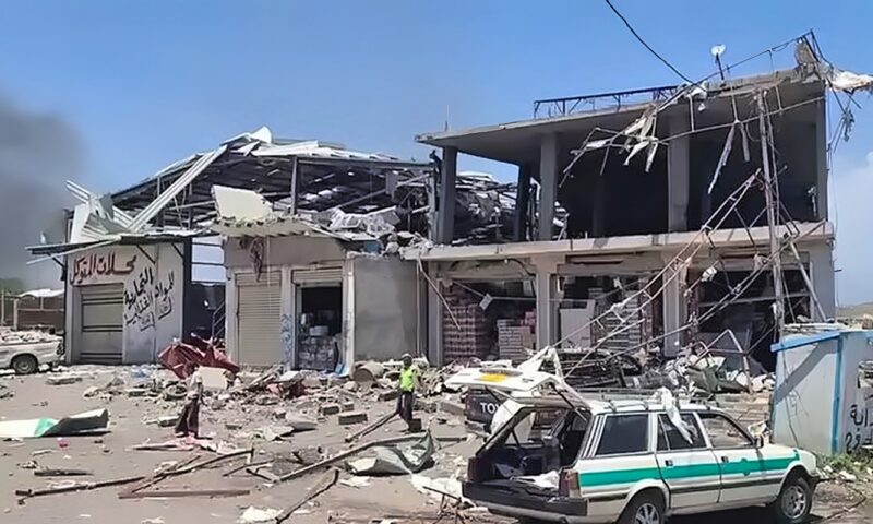 القوات اليمنية تعلن ضرب 71 هدفا حوثيا في تعز، والسعودية تستعد للحرب الكبرى