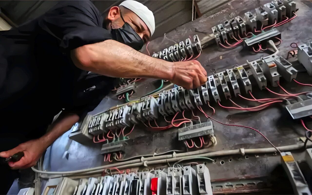 اليوم، قطع الكهرباء عن 7 مناطق في دشنا بقنا