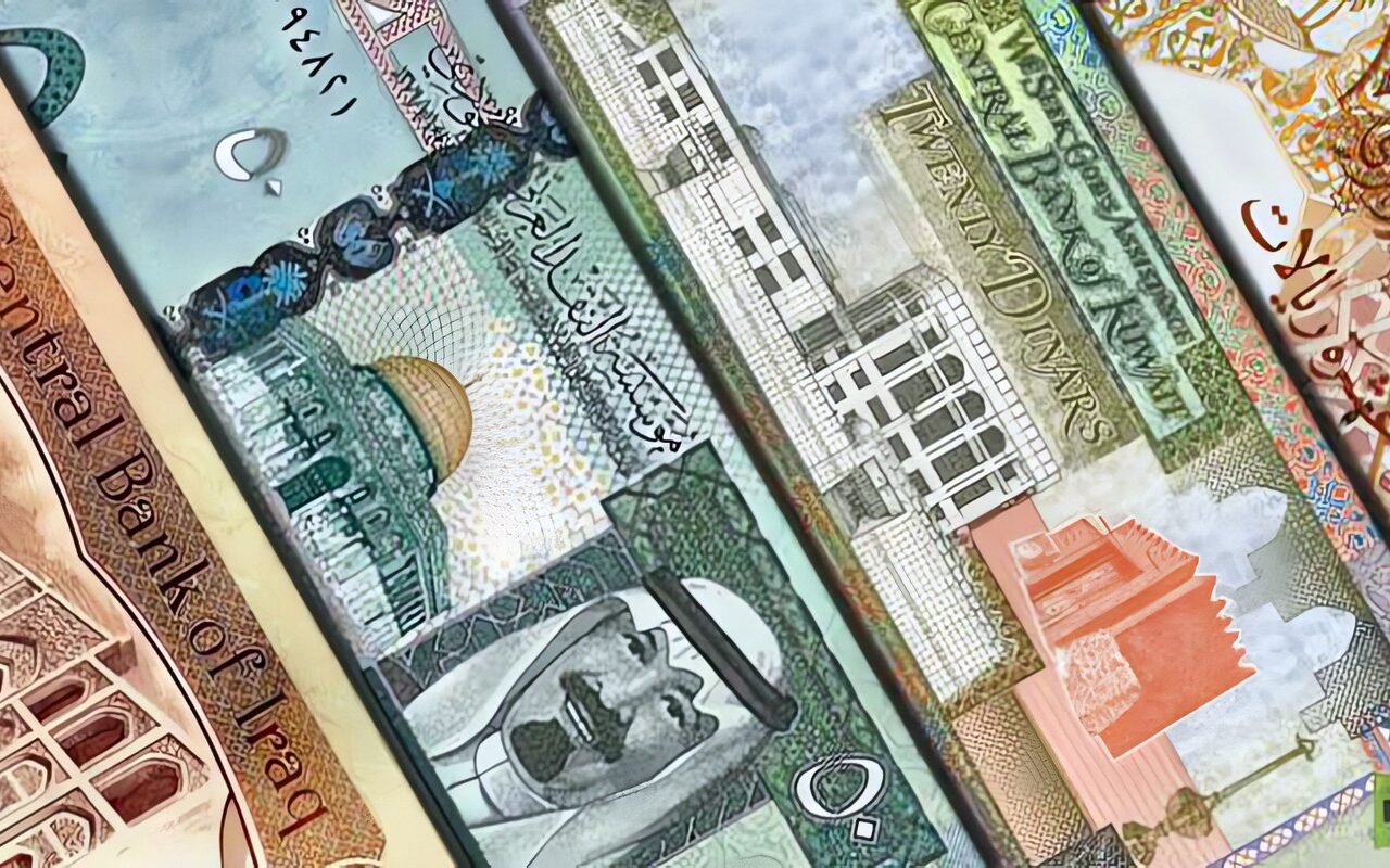 دون تغيير.. سعر العملات العربية في البنوك الريال السعودي والدينار الكويتي الآن
