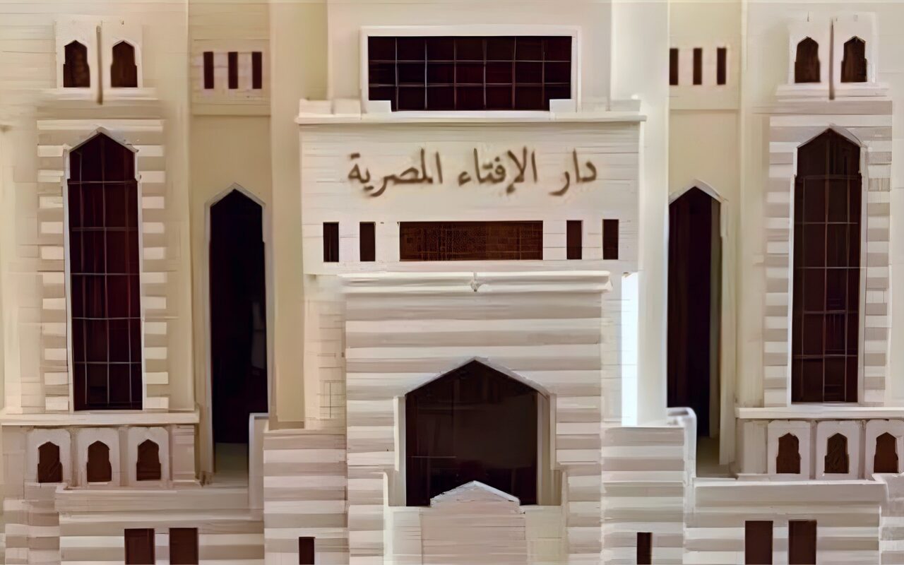 ما المراد بالظن في قوله تعالى «إِنَّ بَعْضَ الظن إِثْمٌ»، وما معنى كونه إثمًا؟