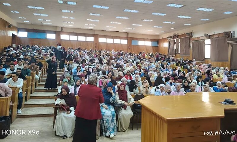 إعلام الفيوم تنظم ندوة للتوعية بالمشروعات القومية بكلية السياحة والفنادق