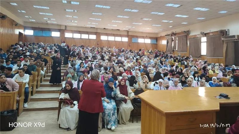 إعلام الفيوم تنظم ندوة للتوعية بالمشروعات القومية بكلية السياحة والفنادق