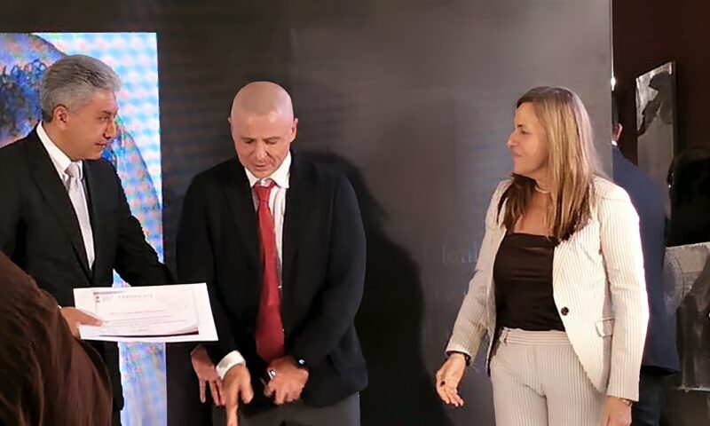 وزير السياحة والآثار يكرم فريق مشروع ترميم بورتريهات الفيوم