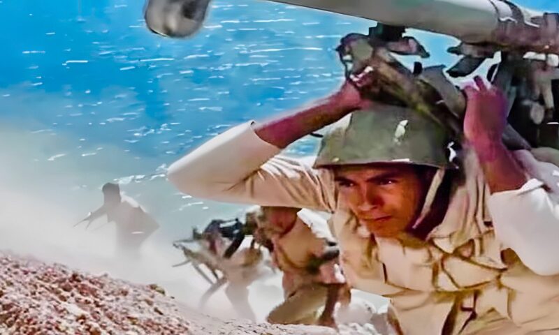 يسري الفخراني يستعيد بطولات جنود أكتوبر: فتحوا 60 ثغرة في خط بارليف ونقلوا مدافع تزن 120 كيلو