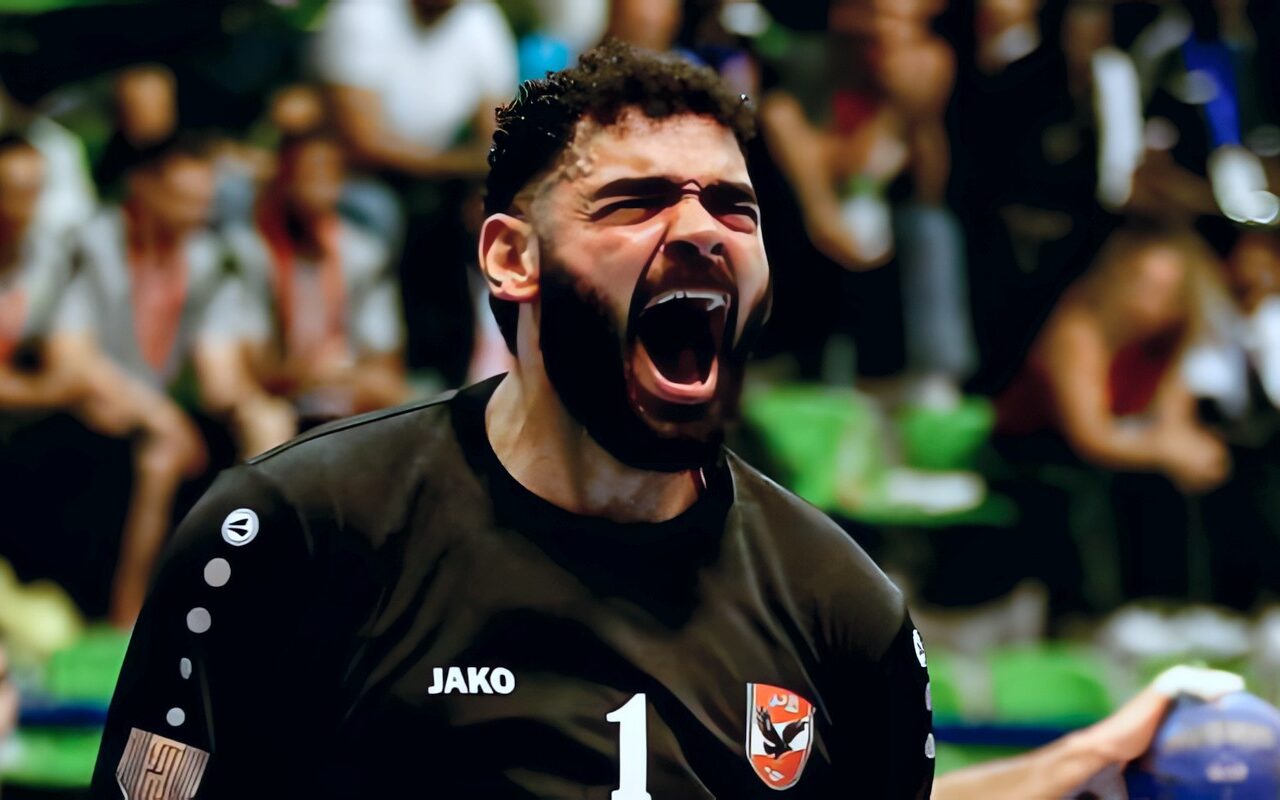 عبدالرحمن حميد يوضح حقيقة تجديد عقده مع الأهلي ويكشف موقفه من الرحيل