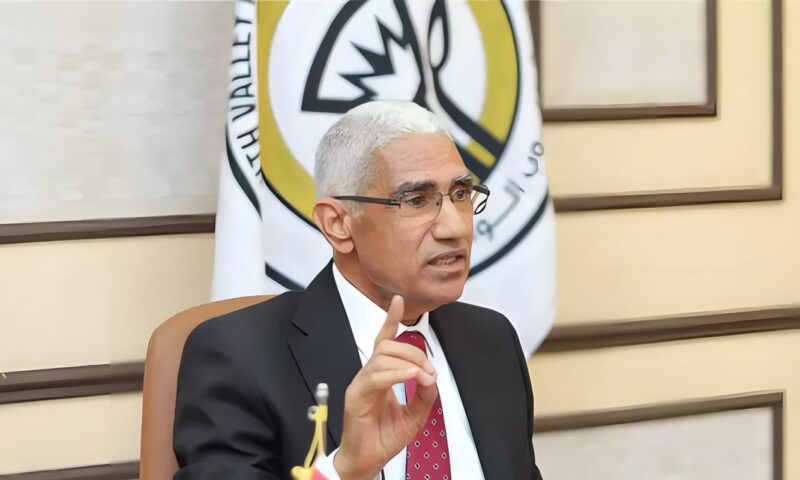 رئيس جامعة جنوب الوادي الأهلية: ننسق مع الشركات المسؤولة عن الكاميرات لرفع كفاءة التأمين داخل الحرم الجامعي (فيديو)