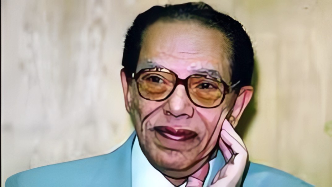 مركز الأزهر للفتوى يحيي ذكرى رحيل الدكتور مصطفى محمود عبر صفحته الرسمية