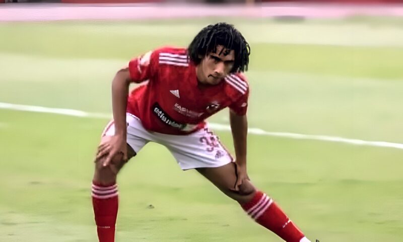 أمير هشام: العروض تنهال على كباكا.. واللاعب ينتظر موقف الأهلي