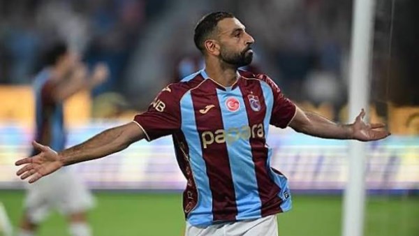 شبكة تركية تحتفي بظهور محمد صلاح قائدًا لطرابزون: كاريزما مختلفة