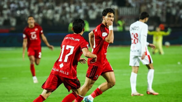 سيف تقا: الأهلي الأقرب للتتويج بالدوري هذا الموسم