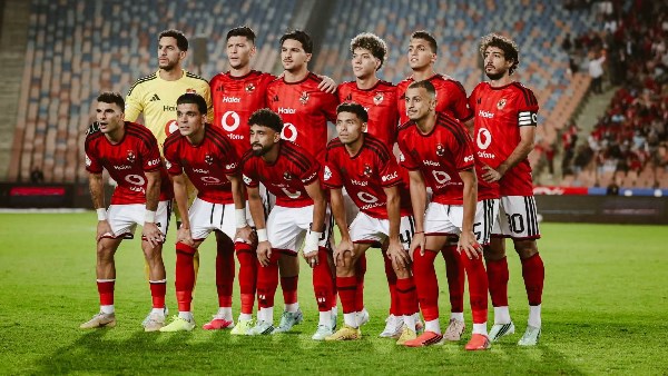 فرقة عادية جدا.. أسامة حسن يسخر من أداء الأهلي أمام مودرن سبورت