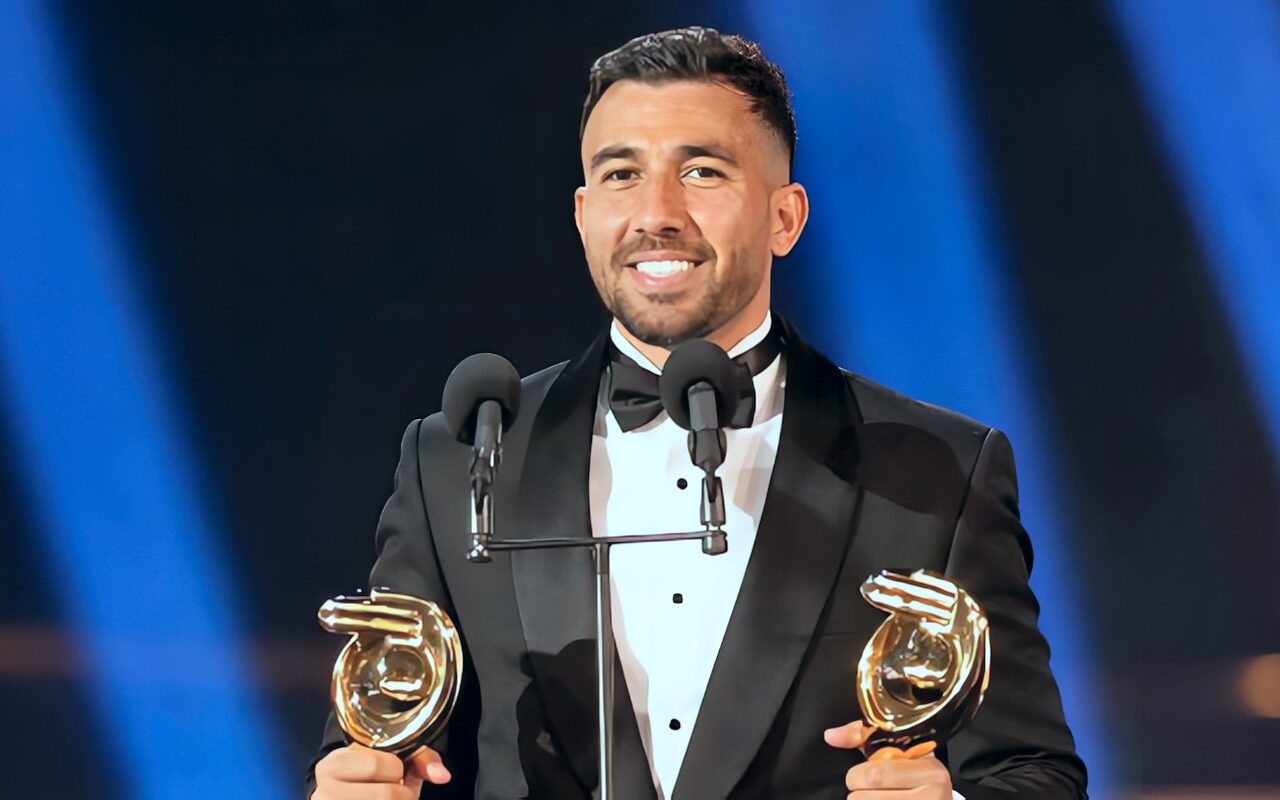 تريزيجيه يوجه رسالة مؤثرة لجماهير الأهلي خلال حفل ذا بيست