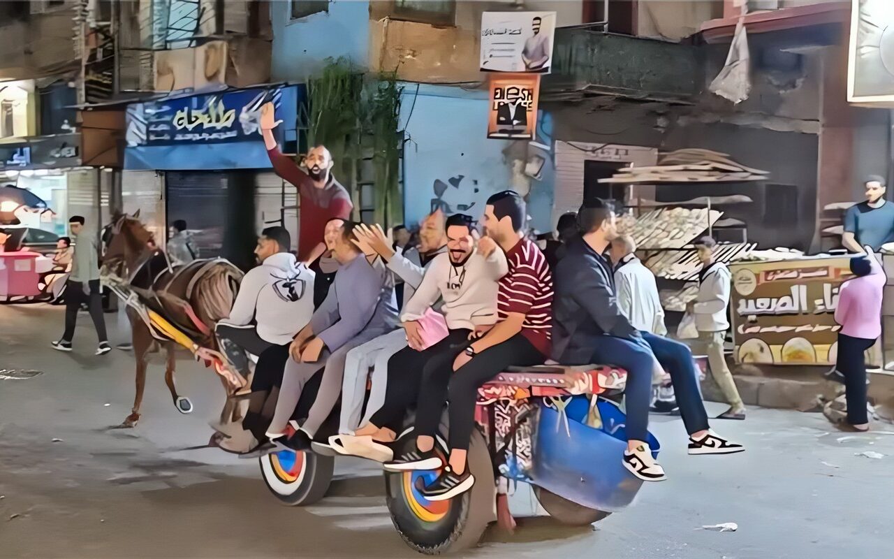 بالليلة الختامية لمولد السيد البدوي، “الكارو” وسيلة المواصلات البديلة لخدمة الزوار بطنطا (فيديو)