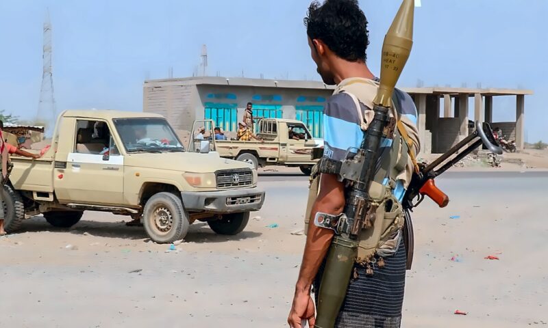 الإرياني: “فجر اليمن” مرحلة جديدة لإنهاء سيطرة الحوثيين