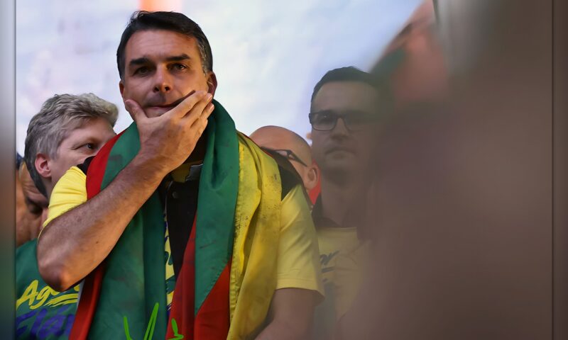 وول ستريت جورنال: تمويه وخداع… كيف ساعد أصدقاء ترامب ورئيس الأرجنتين المرشح البرازيلي الخاسر على الهروب؟
