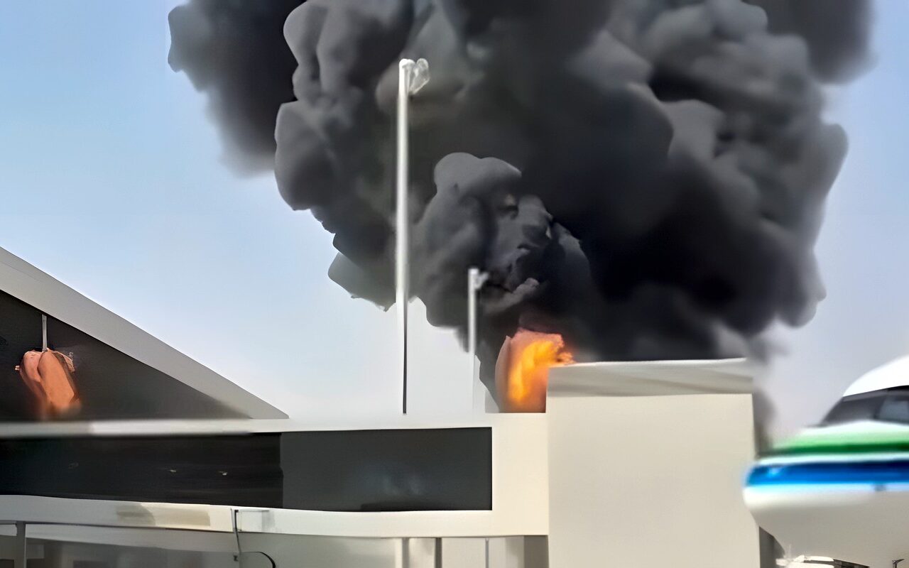 استشهاد مضيفة طيران مصرية في هجوم مطار الرياض