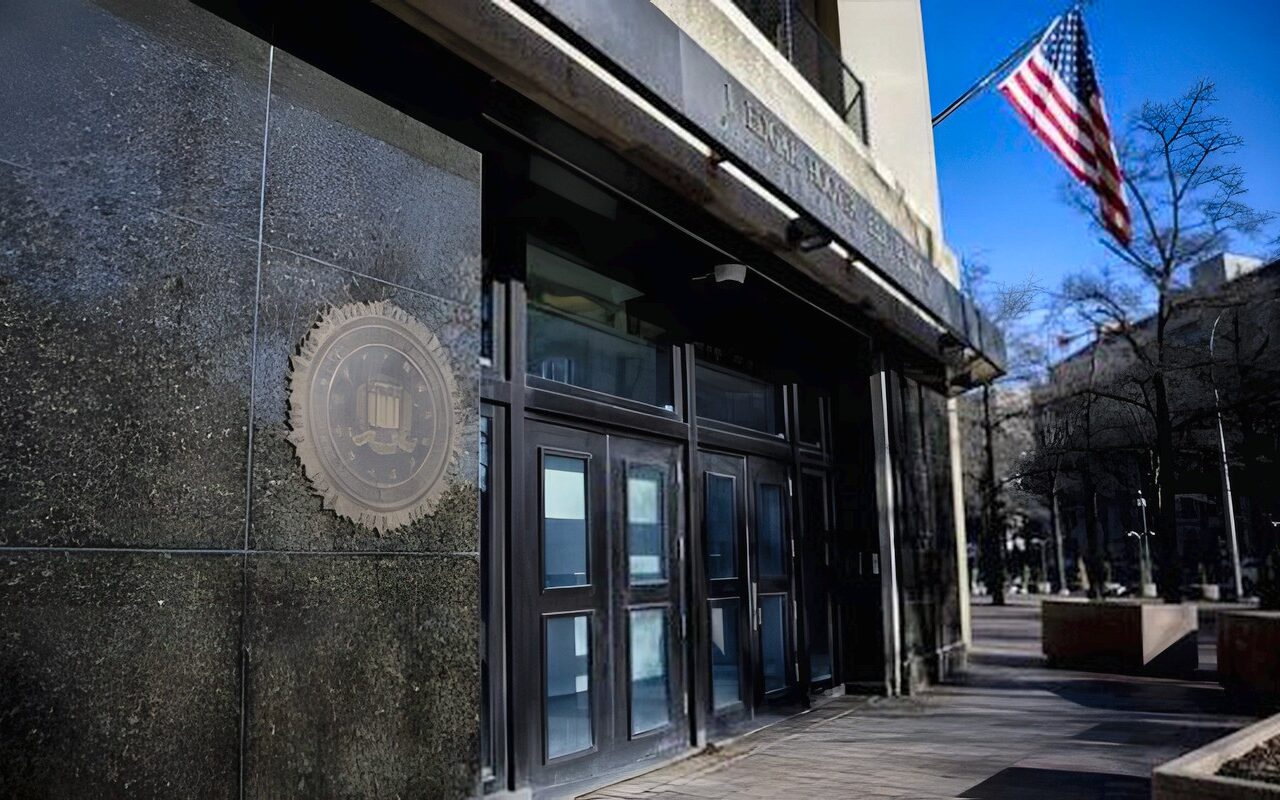 قبل محاكمتها بتهمة التجسس.. واشنطن توافق على تسوية قضية محللة سابقة بوكالة «CIA»