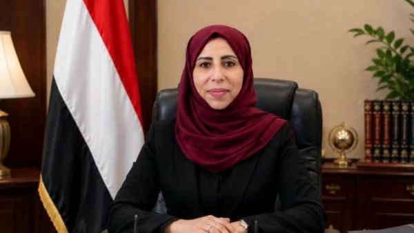 وزيرة الخارجية اليمنية تهاجم إيران: ارفعوا أيديكم عن اليمن بدلًا من ادعاء الوساطة