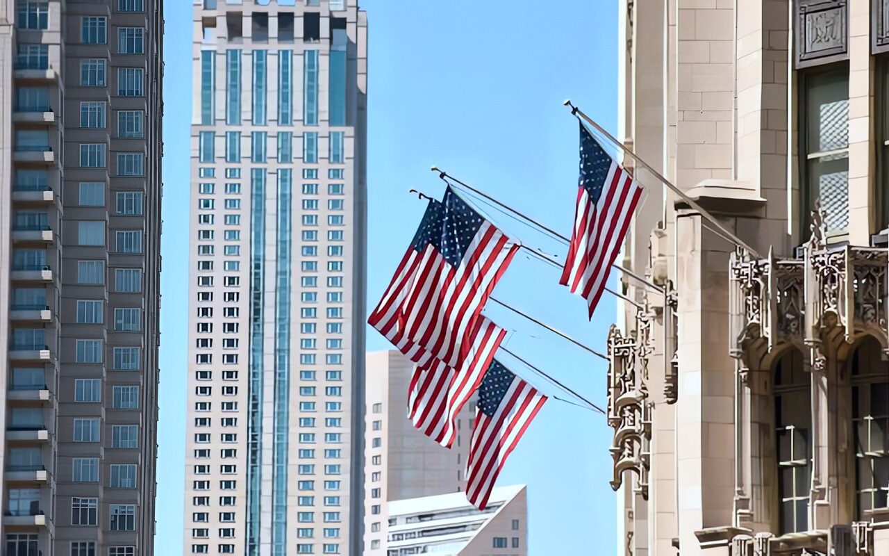 بسبب تهديدات إيرانية.. أمريكا تجلي أفرادًا من سفاراتها وقواعدها العسكرية بالشرق الأوسط