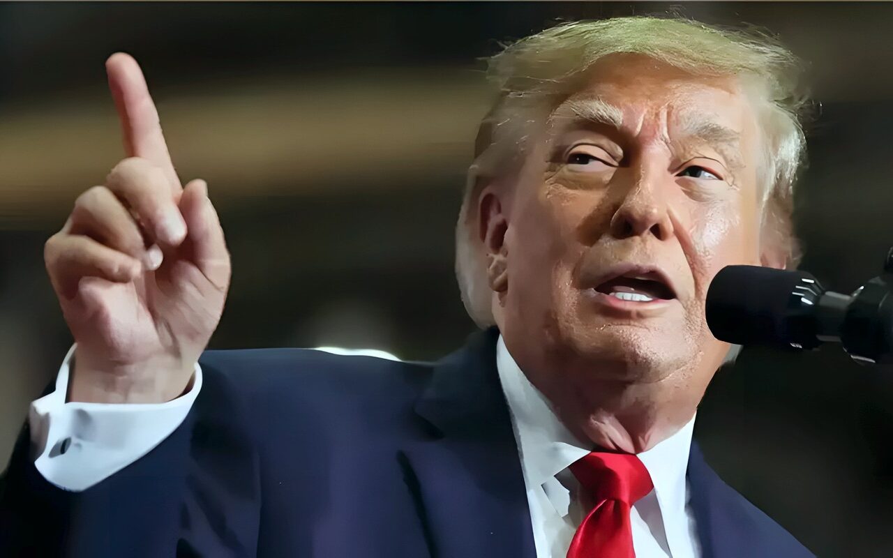 ترامب يطلب من إيلون ماسك رفع القيود المفروضة على خدمة ستارلينك في أوكرانيا