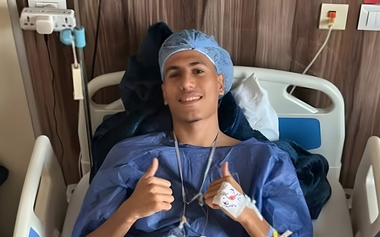 جراحة ناجحة لمهاجم شباب الأهلي بعد إصابته بقطع في الرباط الصليبي