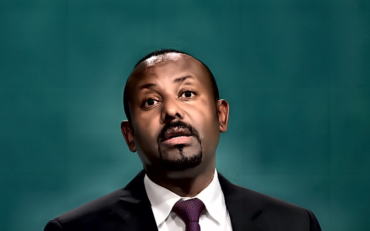 إثيوبيا على حافة الانفجار.. أول تصريح من قائد جبهة تيجراي بعد اندلاع الحرب ضد آبي أحمد