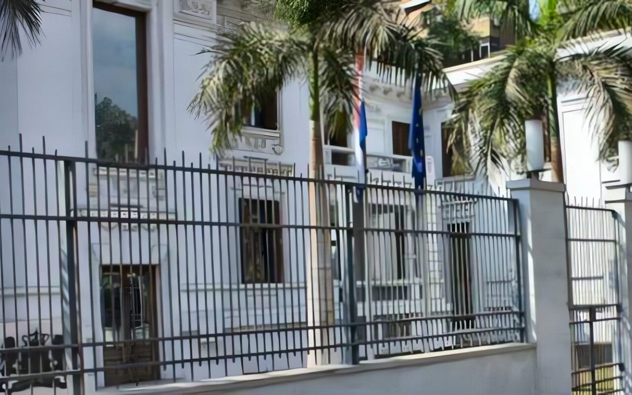 إجراء احترازي.. السفارة الهولندية بالقاهرة تغلق أبوابها أمام الجمهور حتى إشعار آخر