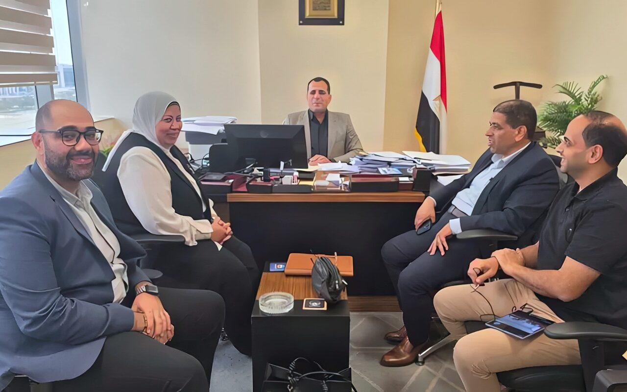 معاون وزير الإسكان يلتقي بمسئولى مياه المنوفية لمتابعة الموقف التنفيذي للمشروعات