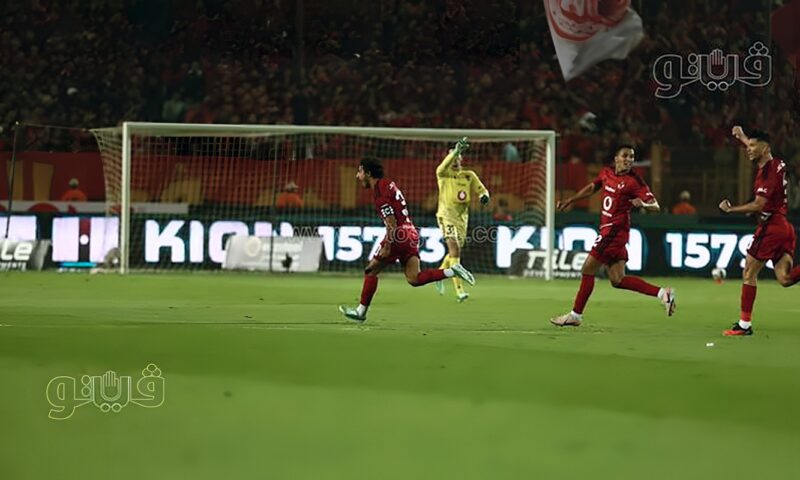 ماذا فعل معتمد جمال مع إمام عاشور بعد احتفاله بهدف الأهلي الثاني أمام دكة الزمالك؟