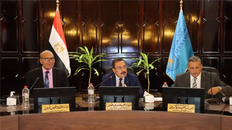 جامعة الإسكندرية تؤكد تعزيز التواصل مع الطلاب وتطوير اللوائح الدراسية ودعم الرياضيين