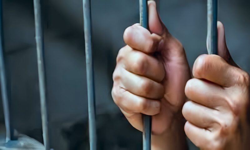 ضبط سائق توك توك تعدى بسلاح أبيض على عامل جمع قمامة ببولاق الدكرور