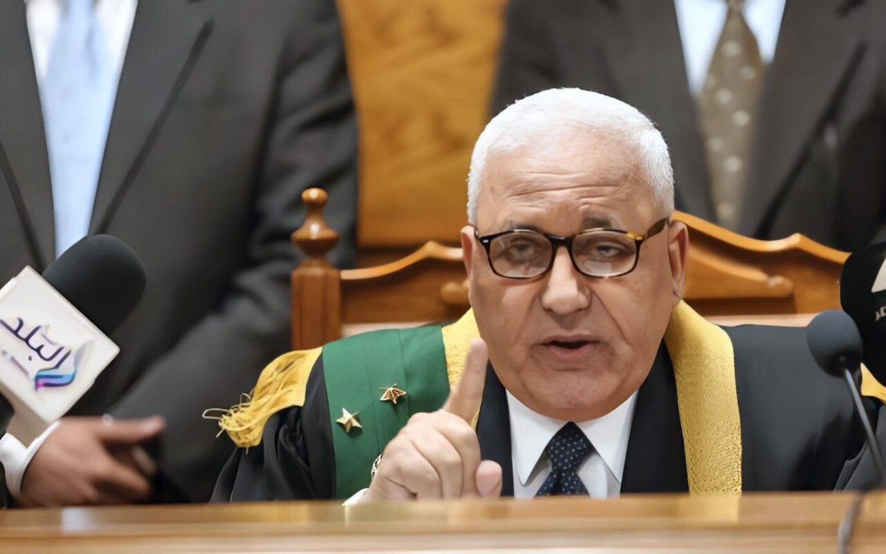 محاكمة 8 متهمين بالانضمام لجماعة إرهابية في أوسيم.. بعد قليل