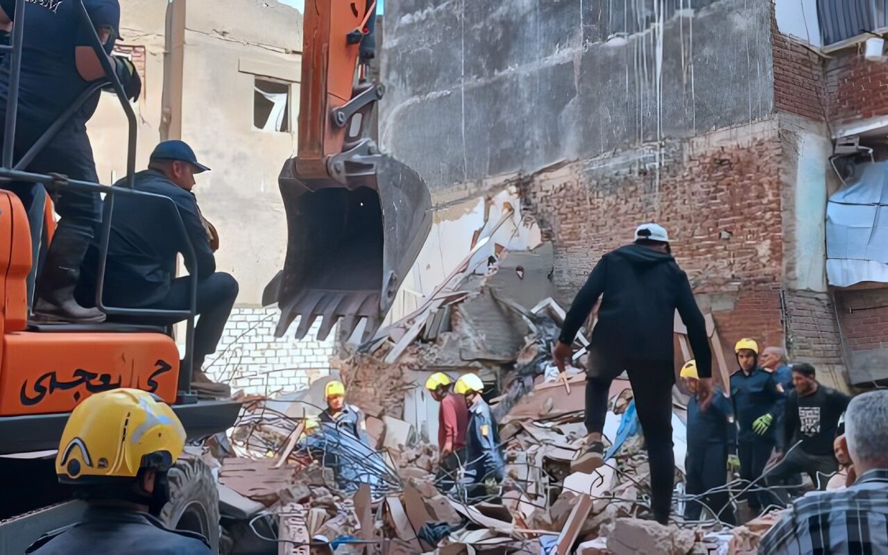 النيابة الإدارية تباشر تحقيقات عاجلة في واقعة انهيار عقار بحي شرق الإسكندرية