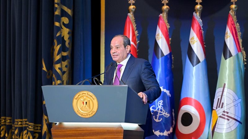 الرئاسة في أسبوع.. السيسي لـ”المصريين”: حصنوا بلدكم ضد المؤامرات.. خلوا بالكم من مصر.. العمل والصبر أساس تجاوز التحديات وتحقيق التنمية.. وسأواصل العمل حتى آخر يوم لي في الحكم