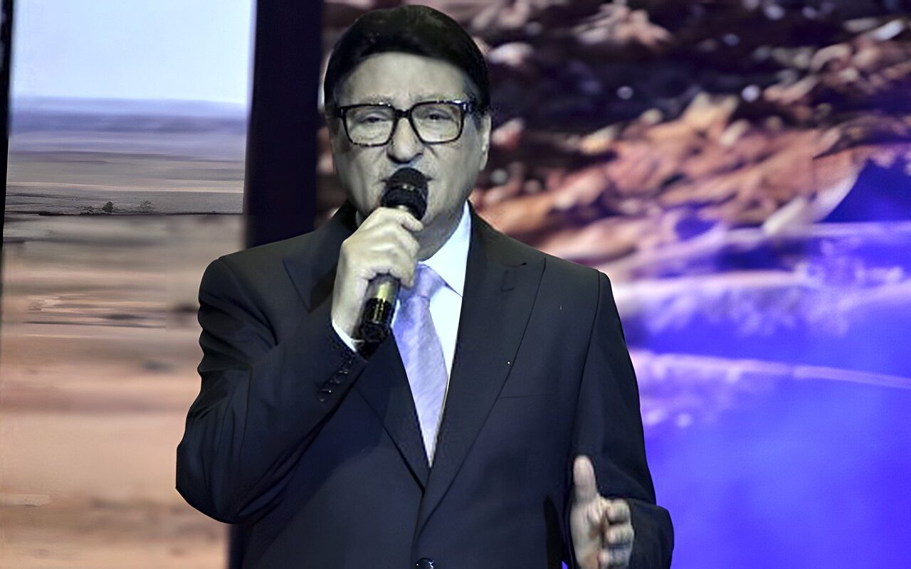 محمد الحلو يحيي ذكرى انتصارات أكتوبر على مسرح البالون