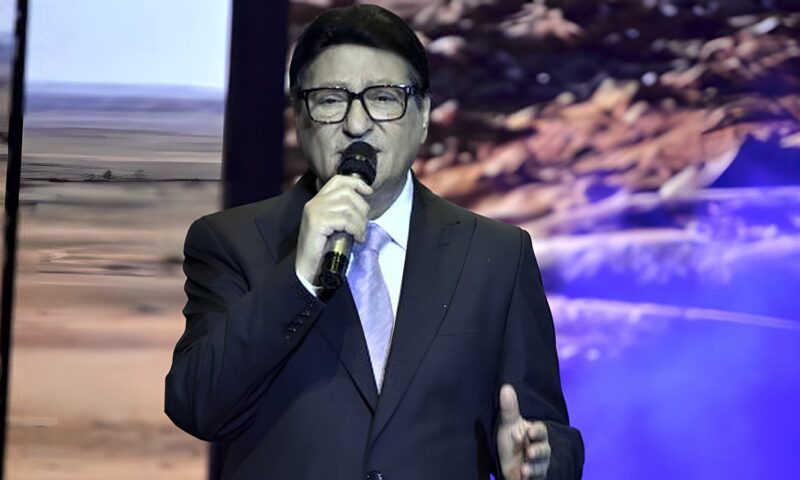 محمد الحلو يحيي ذكرى انتصارات أكتوبر على مسرح البالون