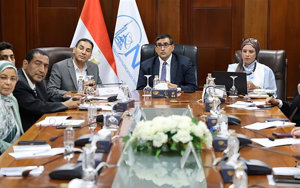 المعهد القومي للاتصالات يستضيف جلسة استماع حول محور تكنولوجيا المعلومات