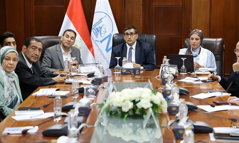 المعهد القومي للاتصالات يستضيف جلسة استماع حول محور تكنولوجيا المعلومات