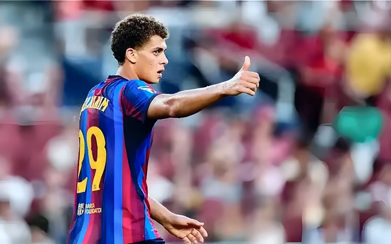 استبعاد حمزة عبد الكريم من قائمة برشلونة لمواجهة ريال بيتيس في الدوري الإسباني