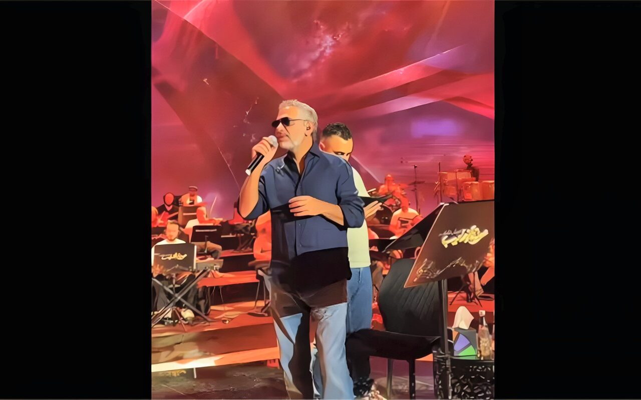 عودة الغايب، آل الشيخ ينشر فيديو لبروفات فضل شاكر استعدادا لحفله الغنائي الأول بالرياض (فيديو)