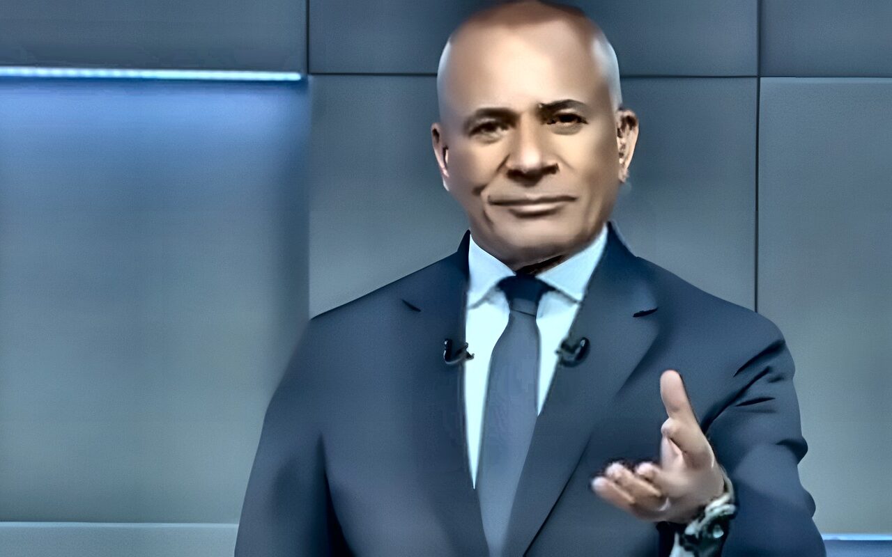 أحمد موسى: تحية لوزير التربية والتعليم لما يقدمه من زرع للوطنية للطلاب في المدارس