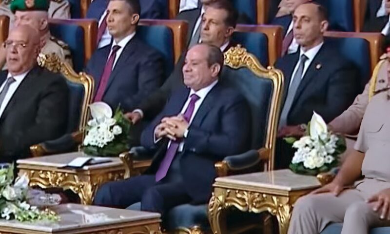 السيسي من الندوة التثقيفية للقوات المسلحة: التحديات أكبر من أي رئيس أو جماعة.. وإرادة المصريين قادرة على تجاوزها