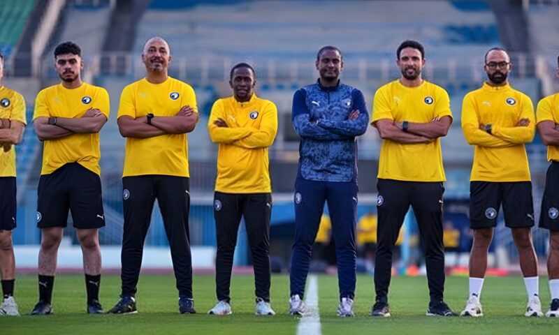 إياد العسقلاني يشيد بـ موكوينا : يحسن معاملة اللاعبين ويهتم بالتفاصيل