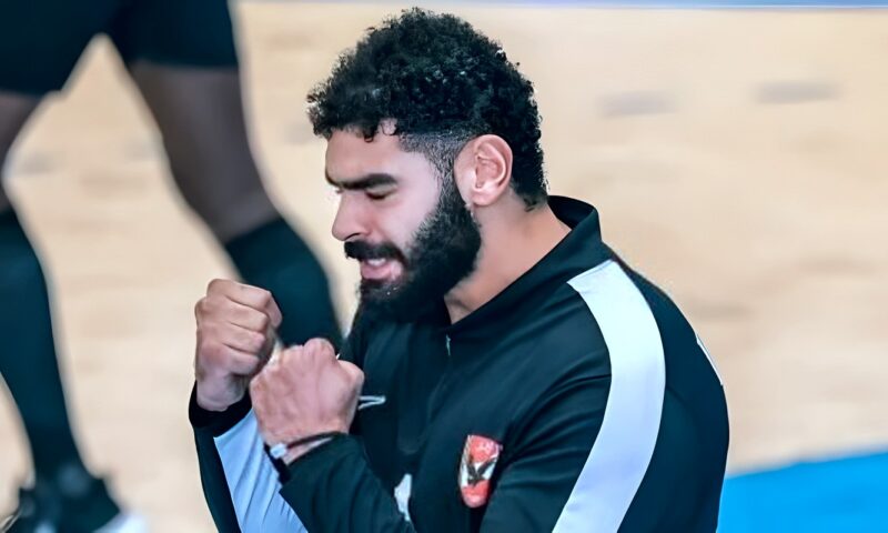 بعد التتويج الإفريقي.. حارس يد الأهلي يستعرض إنجازات الفريق: 19 بطولة في 4 سنوات