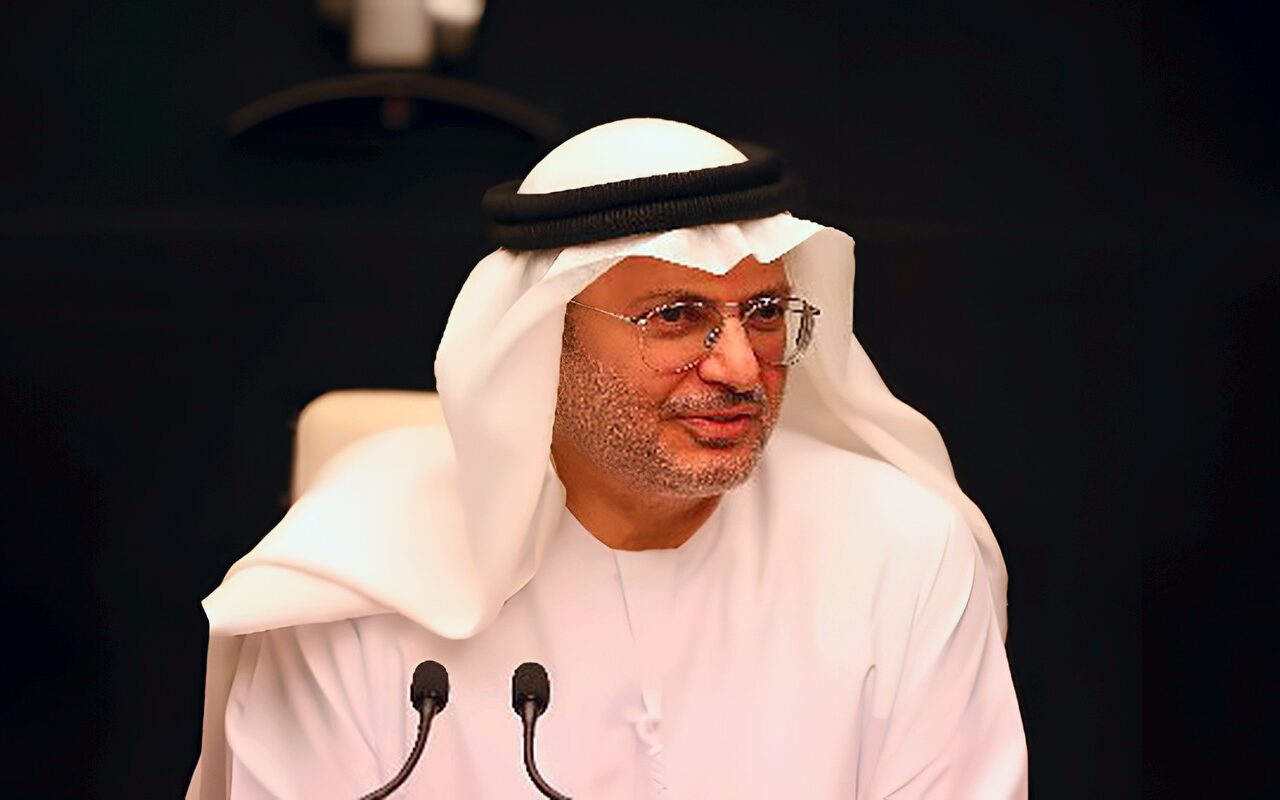 في ذكرى النصر.. أنور قرقاش يشيد بالرئيس السادات