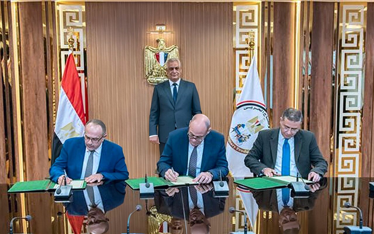 الإنتاج الحربي والمقاولون العرب يوقعان مذكرتي تفاهم لتعزيز التصنيع المشترك وفتح آفاق التعاون الصناعي والتسويقي في إفريقيا