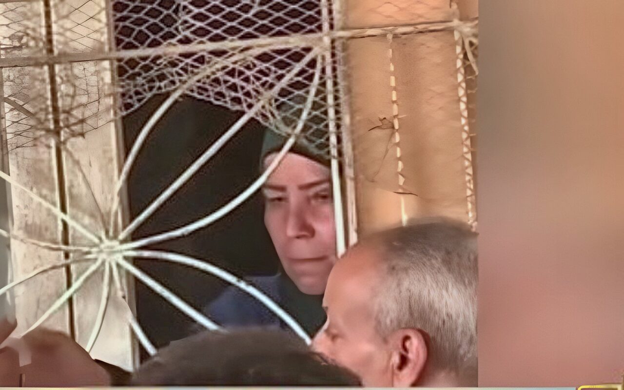 فاتن عبد المعبود ترصد سوء معاملة المواطنين في التأمين الصحي بالهرم