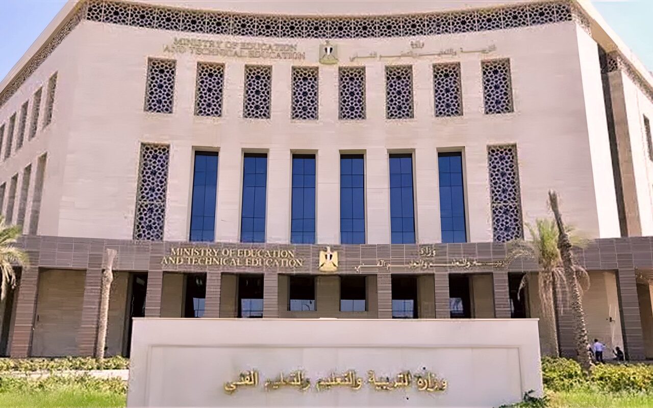 استعدادات المدارس لاختبارات شهر أكتوبر لصفوف النقل.. مراجعة المناهج وتجهيز الأسئلة قبل انطلاق الامتحانات الأسبوع المقبل