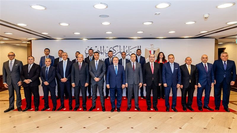 برأسمال مليار جنيه، محافظ البنك المركزي ووزير الصناعة يطلقان صندوق إعادة هيكلة المصانع المتعثرة