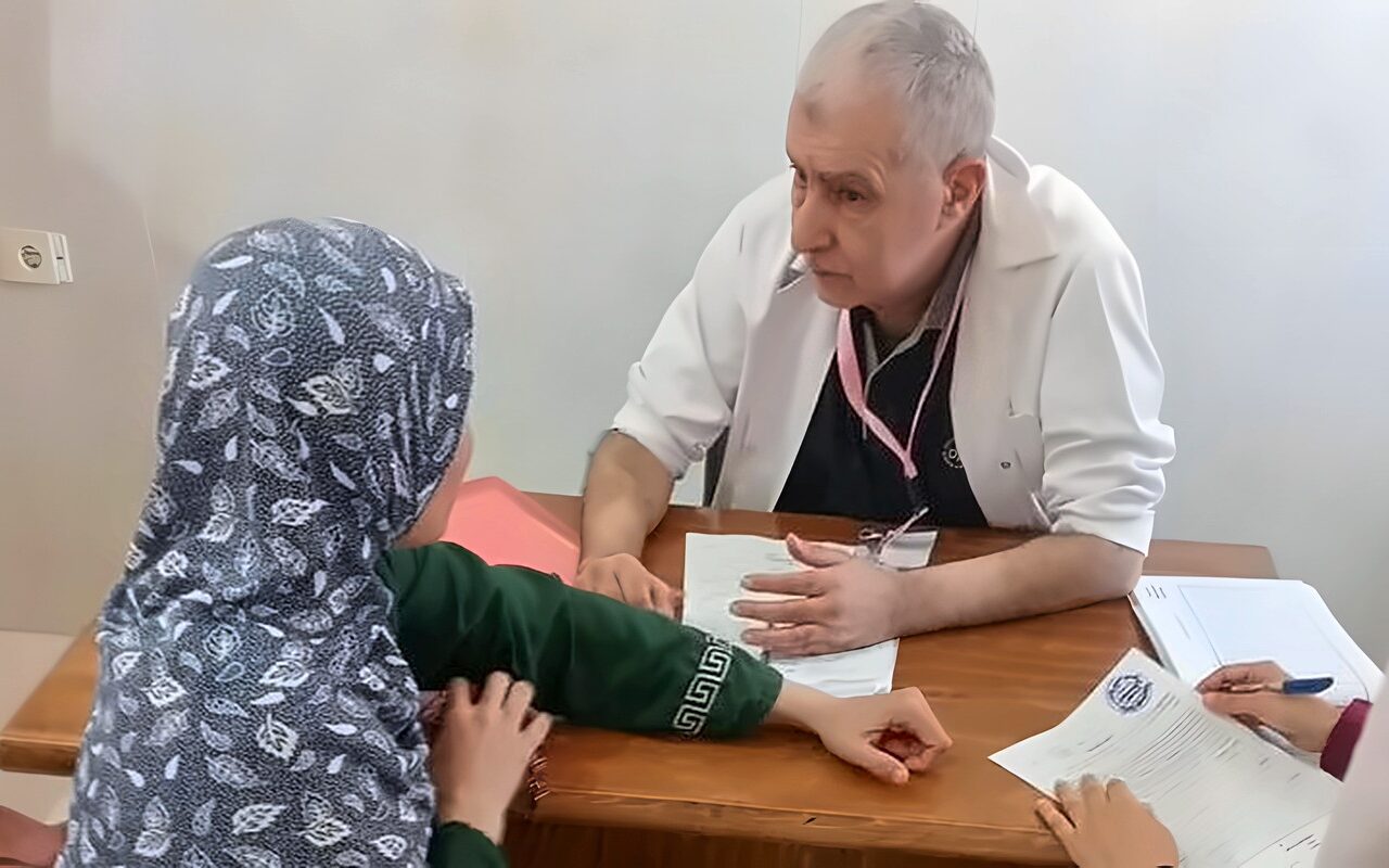 قافلة طبية تعالج 1575 مواطنا في قرية أبو جريش بالإسماعيلية